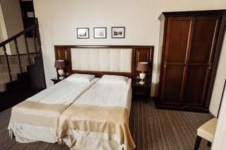 Отель Reikartz Zhytomyr Житомир Улучшенный двухместный номер с 1 кроватью или 2 отдельными кроватями-4